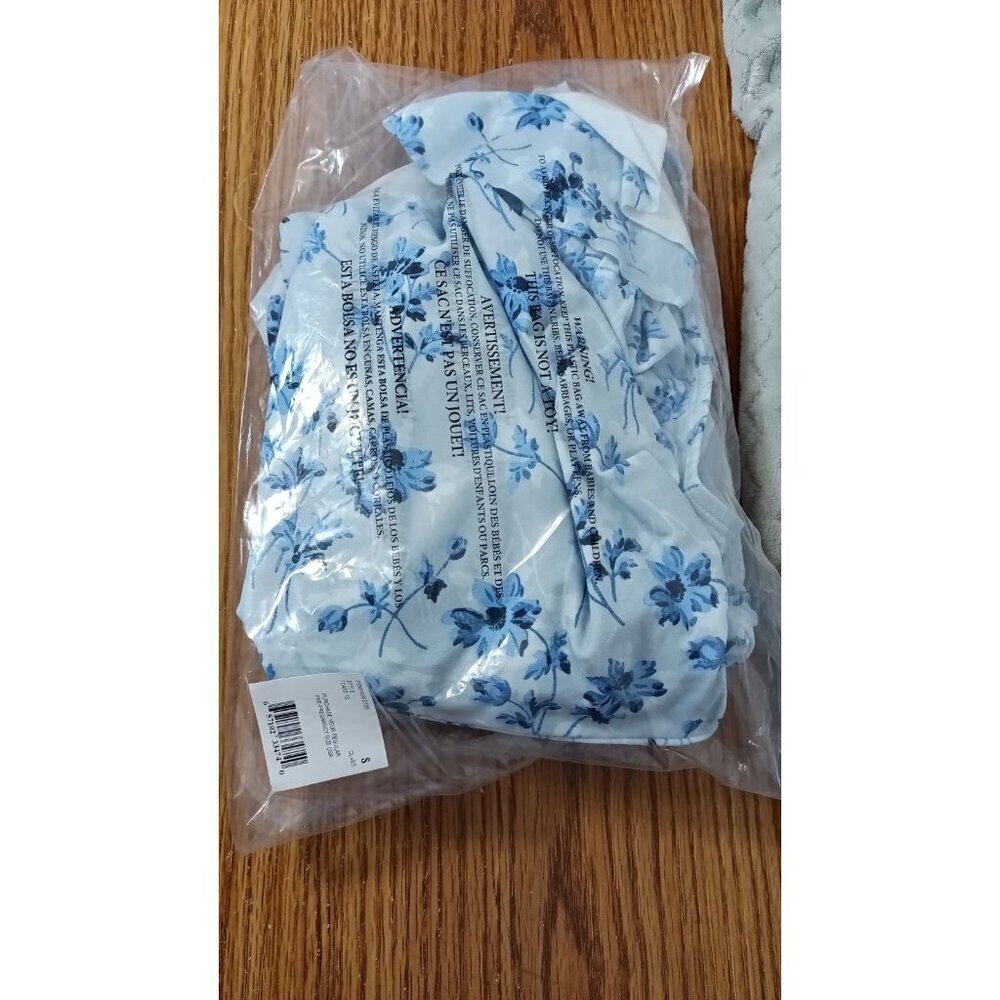 A PEA IN THE POD Maternity One Piece Swimsuit Small Blue Floral NEW Ruffle Beach - Picture 12 of 13
